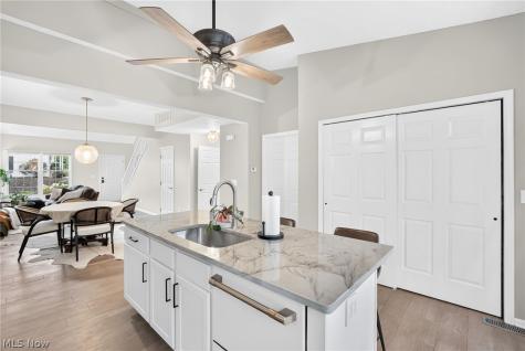 2156 Jennifer Street Akron OH 44313
