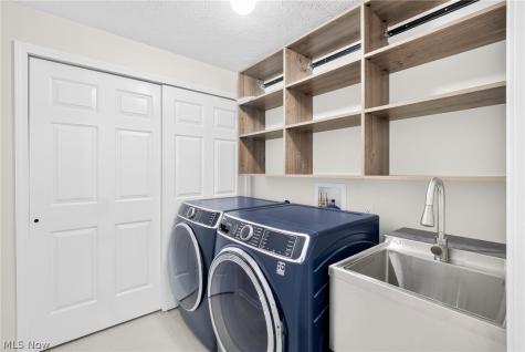 2156 Jennifer Street Akron OH 44313
