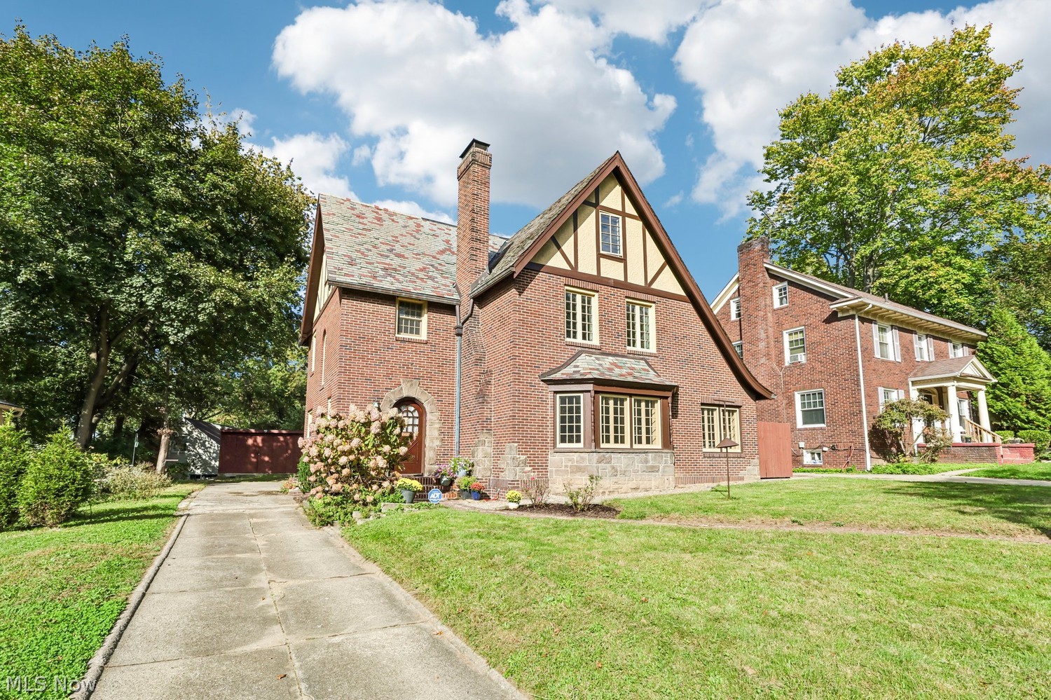 1295 Delia Avenue Akron OH 44320