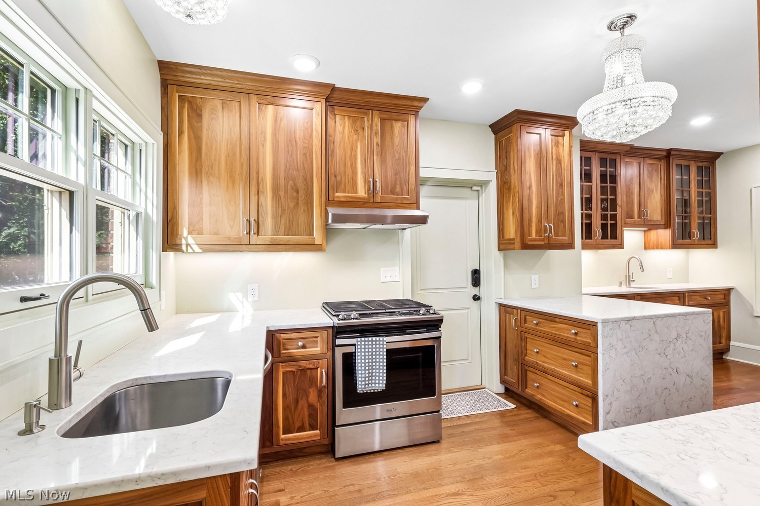 1295 Delia Avenue Akron OH 44320