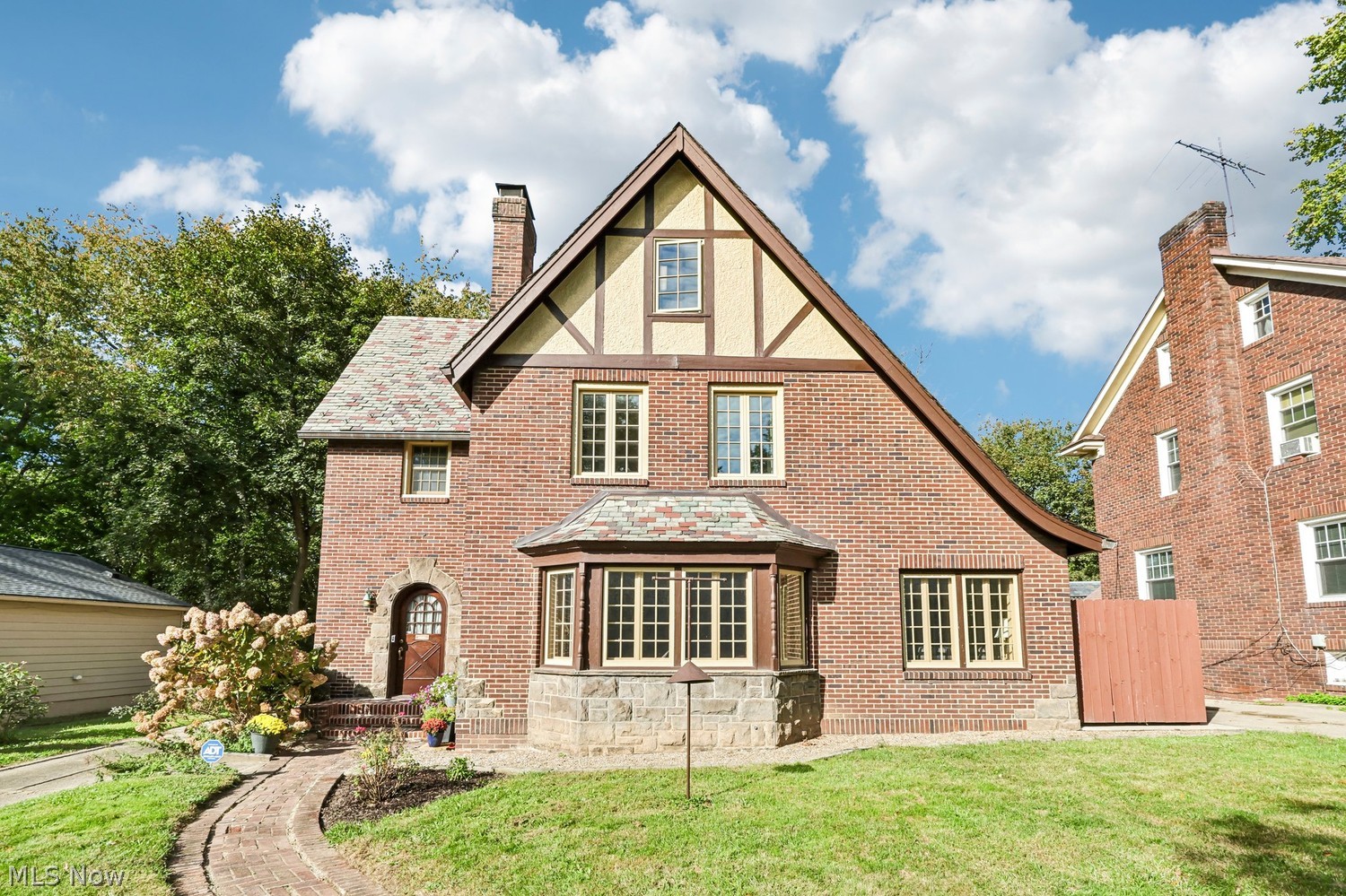 1295 Delia Avenue Akron OH 44320