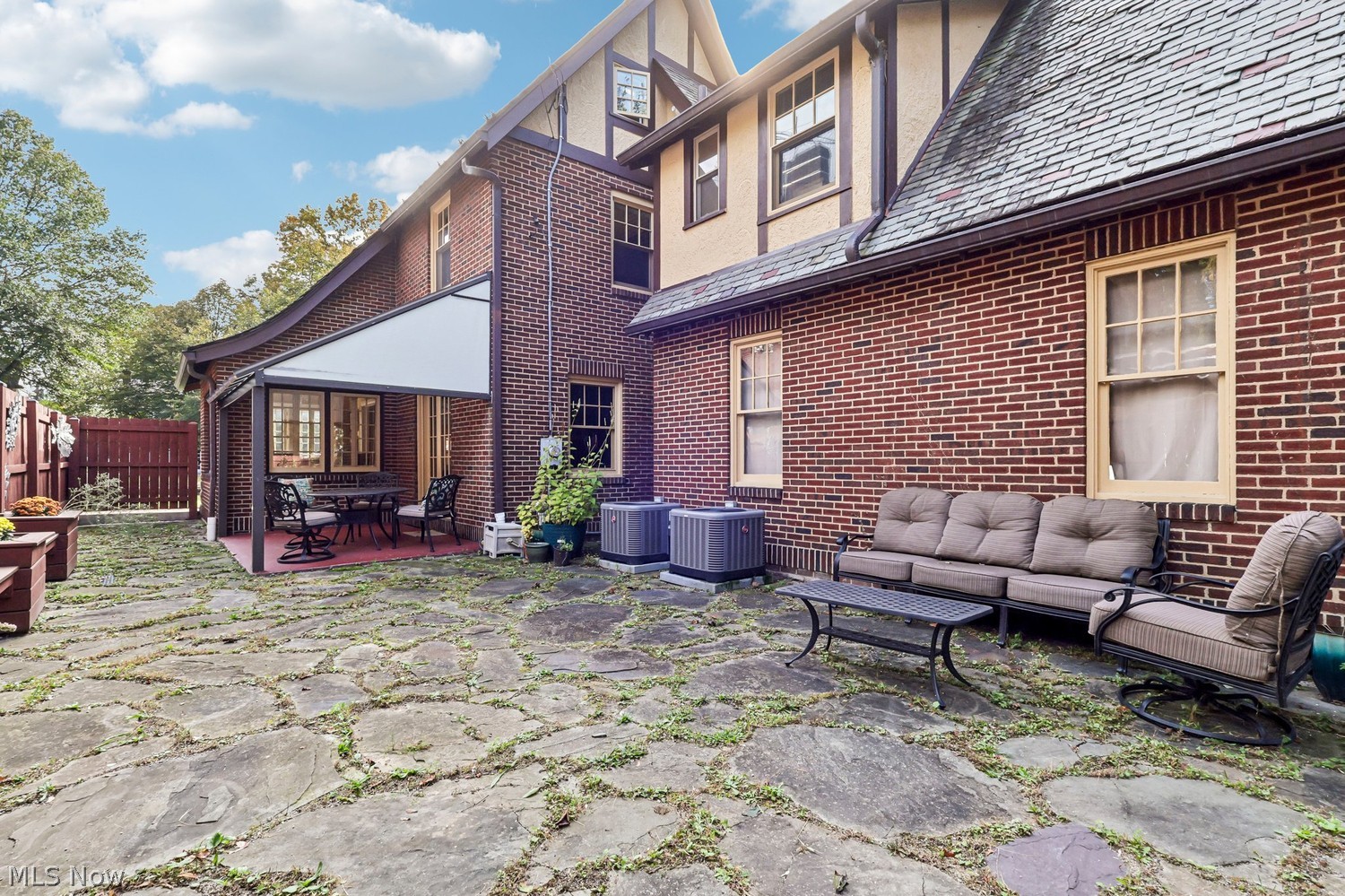 1295 Delia Avenue Akron OH 44320
