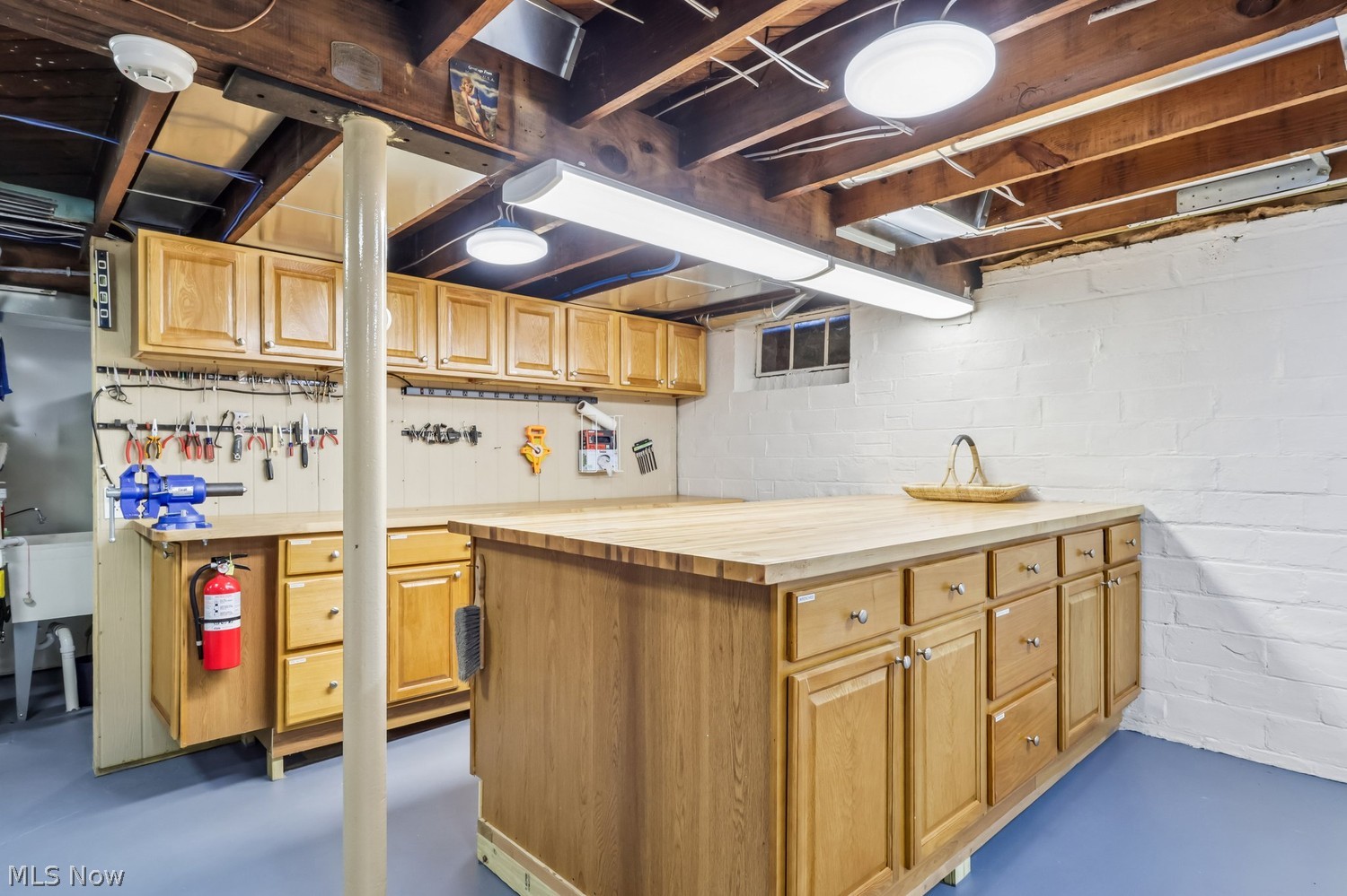 1295 Delia Avenue Akron OH 44320