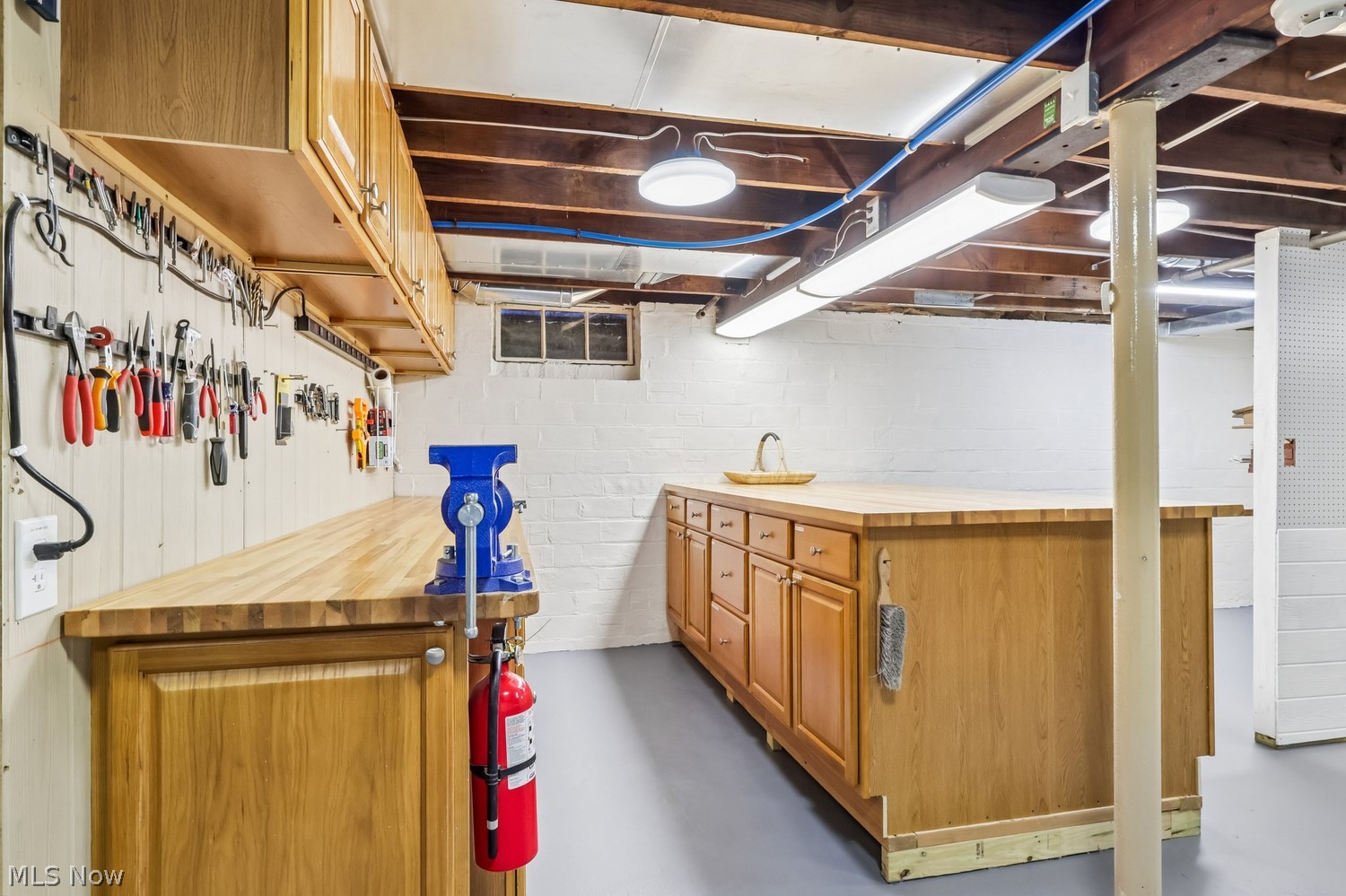 1295 Delia Avenue Akron OH 44320