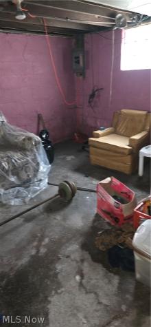 869 Sunshine Avenue Youngstown OH 44505