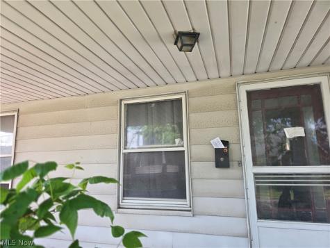 19509 Kewanee Avenue Cleveland OH 44119