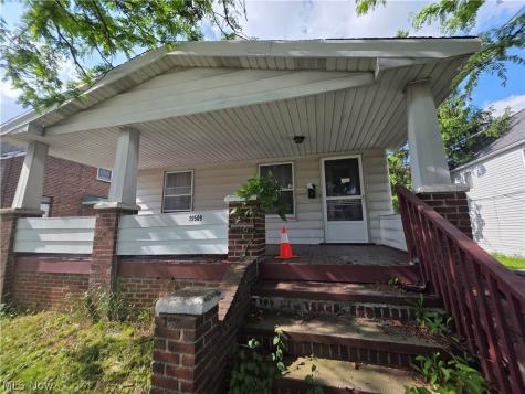 19509 Kewanee Avenue Cleveland OH 44119