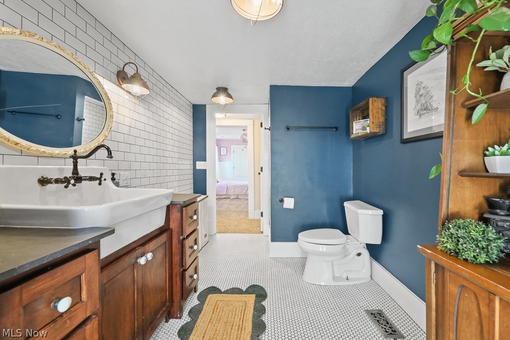 11925 Lippincott Road East Rochester OH 44625