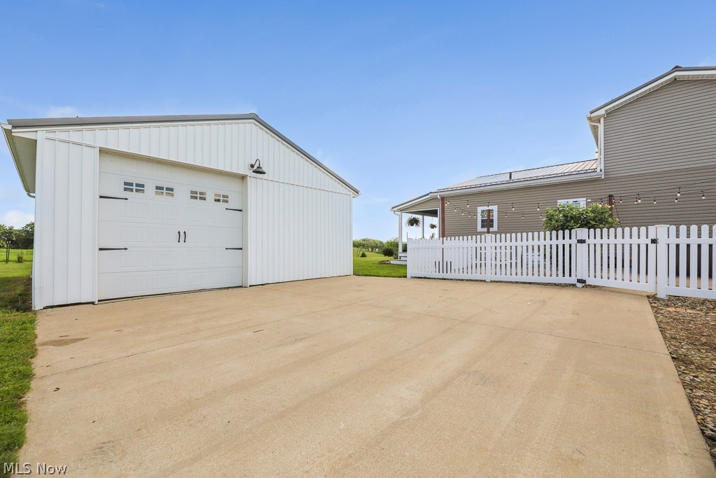 11925 Lippincott Road East Rochester OH 44625