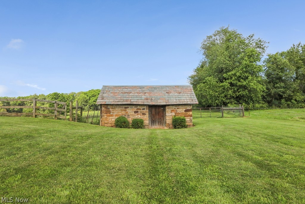 11925 Lippincott Road East Rochester OH 44625
