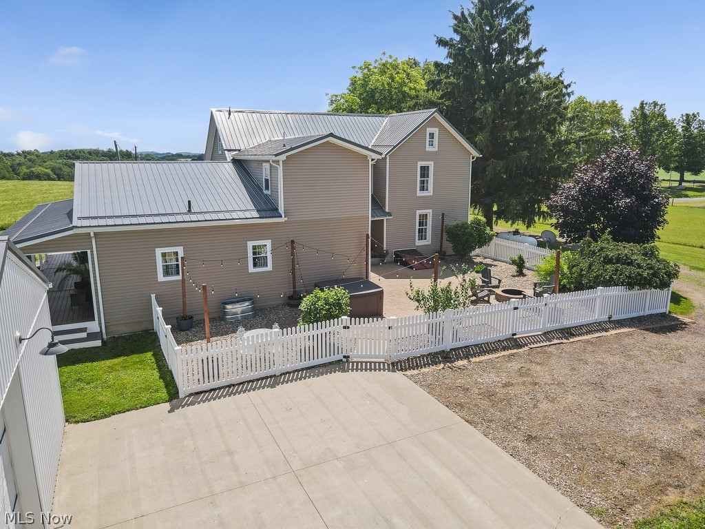 11925 Lippincott Road East Rochester OH 44625