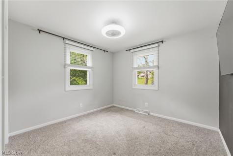 6006 Lake O Springs Avenue NW Canton OH 44718