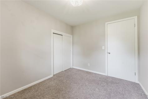 6006 Lake O Springs Avenue NW Canton OH 44718