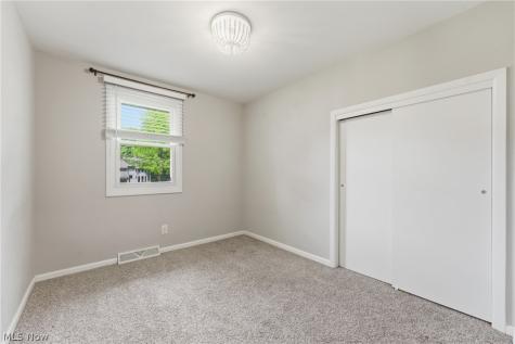 6006 Lake O Springs Avenue NW Canton OH 44718