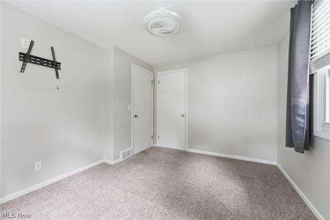 6006 Lake O Springs Avenue NW Canton OH 44718