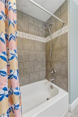 6006 Lake O Springs Avenue NW Canton OH 44718