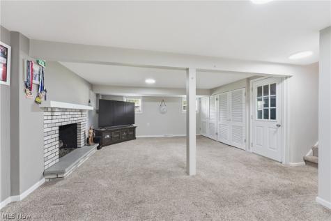 6006 Lake O Springs Avenue NW Canton OH 44718