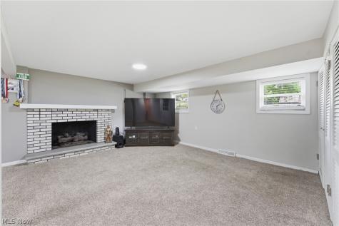 6006 Lake O Springs Avenue NW Canton OH 44718