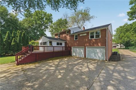 6006 Lake O Springs Avenue NW Canton OH 44718