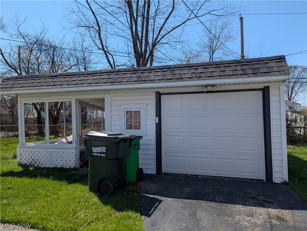 1490 E 250th Street Euclid OH 44117