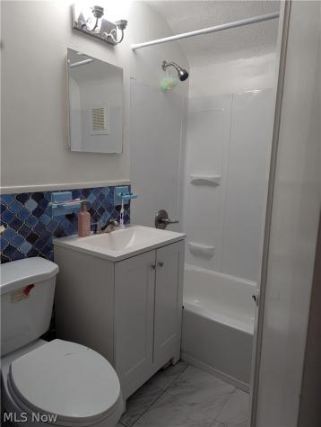 1490 E 250th Street Euclid OH 44117