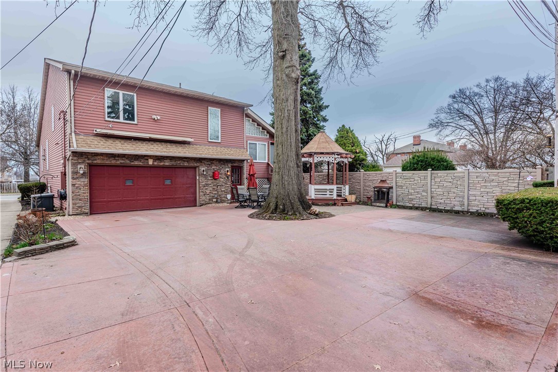 13817 Lakewood Heights Boulevard Cleveland OH 44107