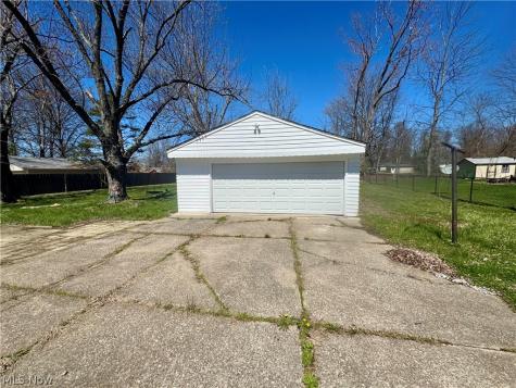 7407 Hawk Avenue Mentor OH 44060