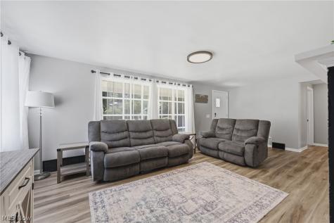 1693 Meadowlane Drive SE Canton OH 44709