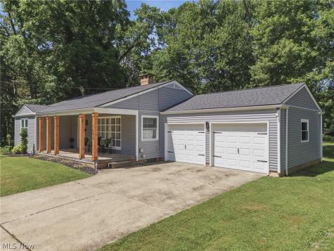 1693 Meadowlane Drive SE Canton OH 44709
