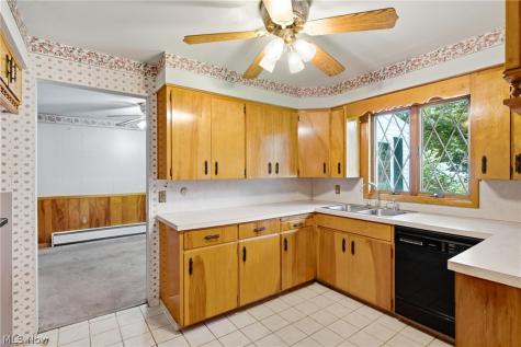 11225 Freshley Avenue NE Alliance OH 44601