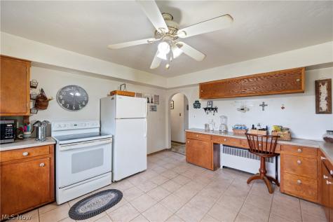 988 E Turkeyfoot Lake Road Akron OH 44312