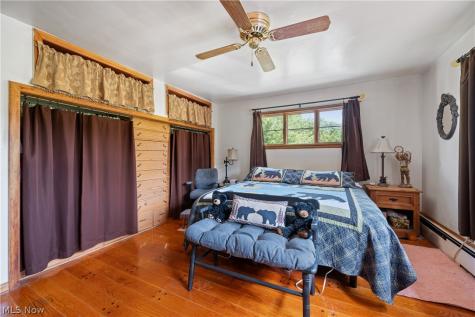 988 E Turkeyfoot Lake Road Akron OH 44312