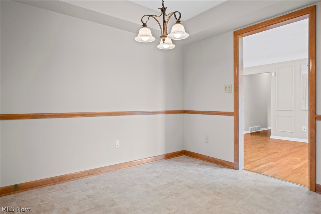 1488 Parkview Drive Seven Hills OH 44131