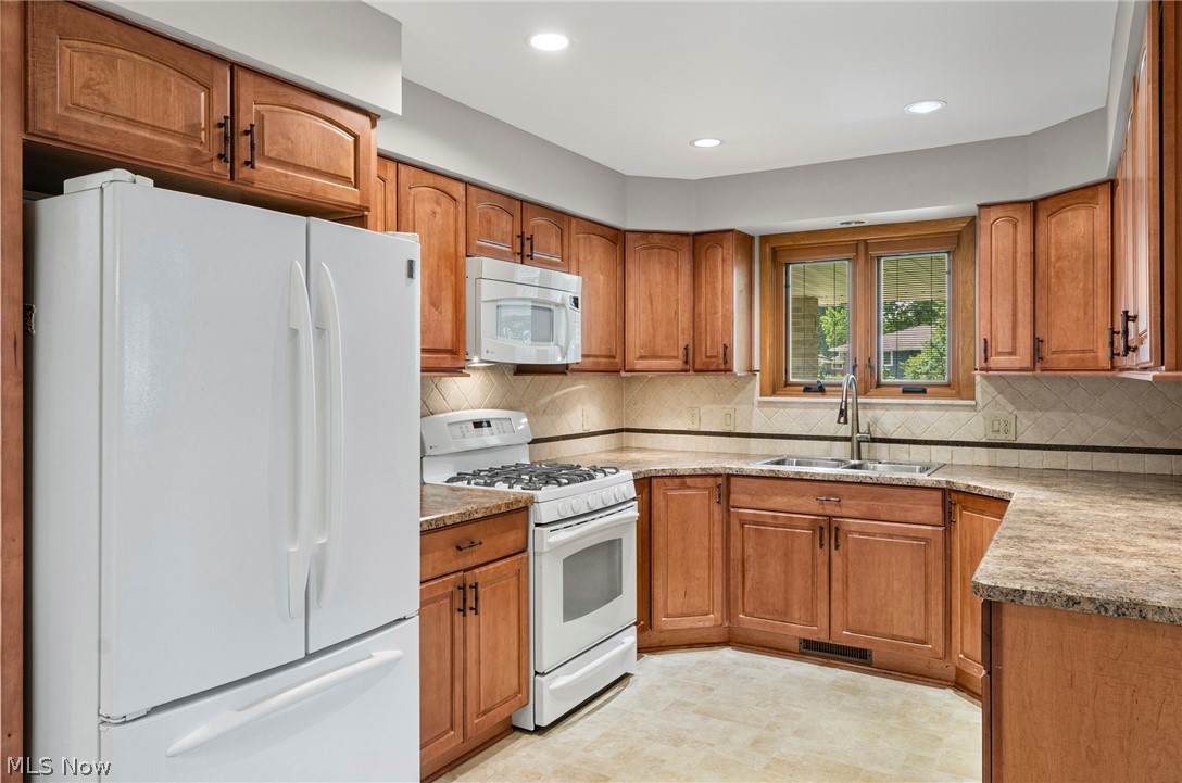 1488 Parkview Drive Seven Hills OH 44131