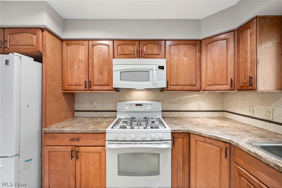 1488 Parkview Drive Seven Hills OH 44131