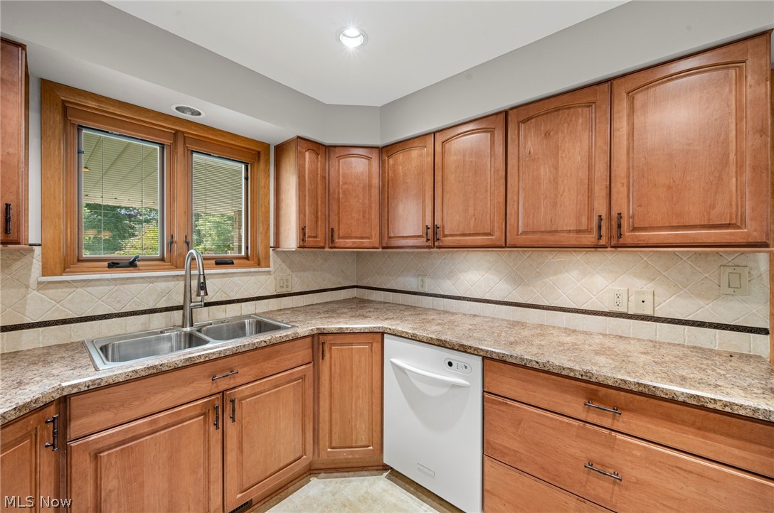 1488 Parkview Drive Seven Hills OH 44131