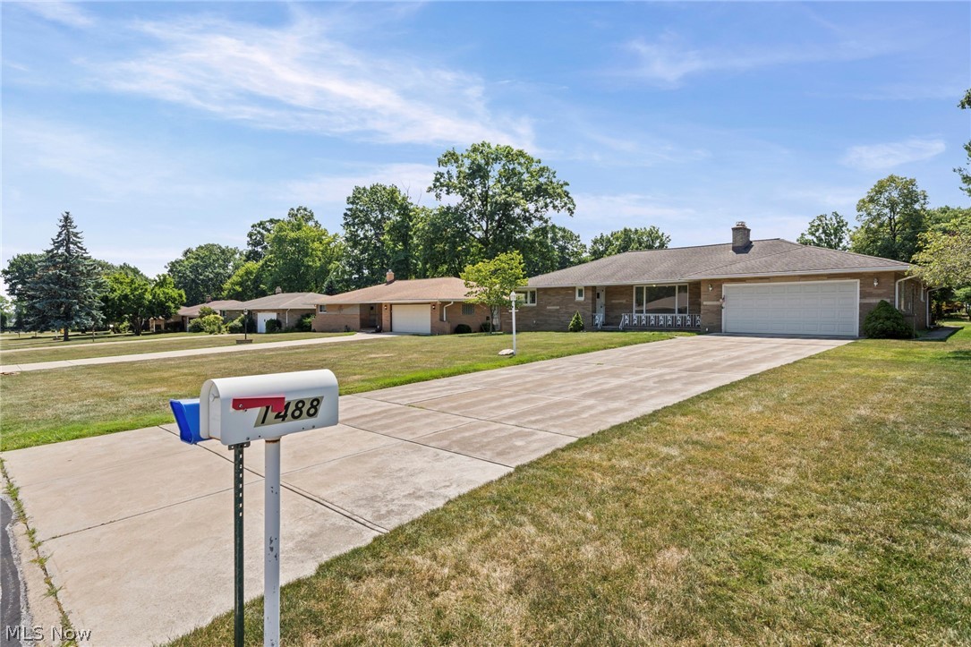 1488 Parkview Drive Seven Hills OH 44131