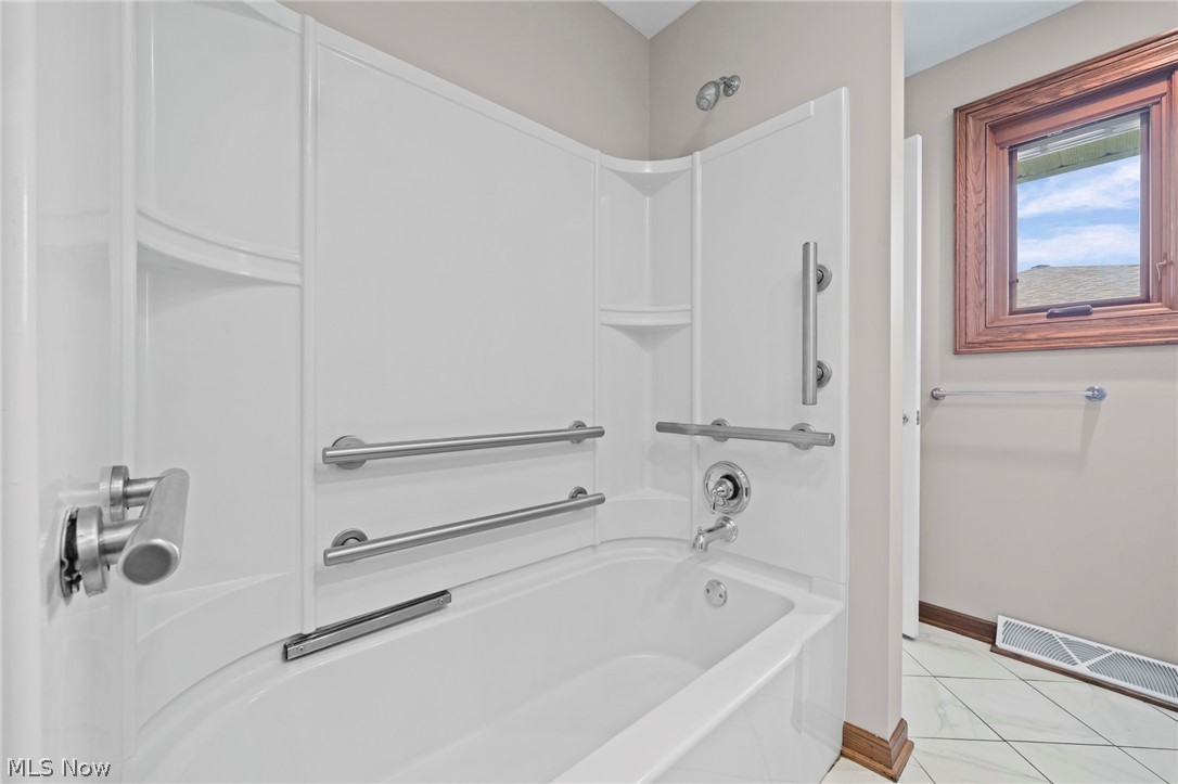 1488 Parkview Drive Seven Hills OH 44131