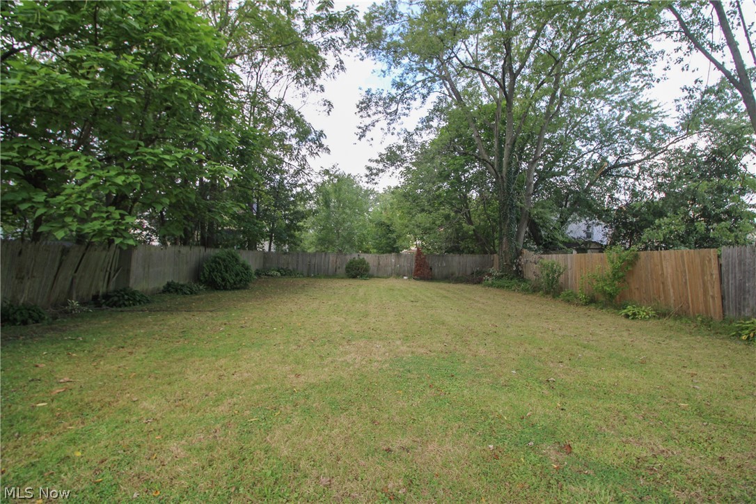 146 Charles Avenue SE Warren OH 44483