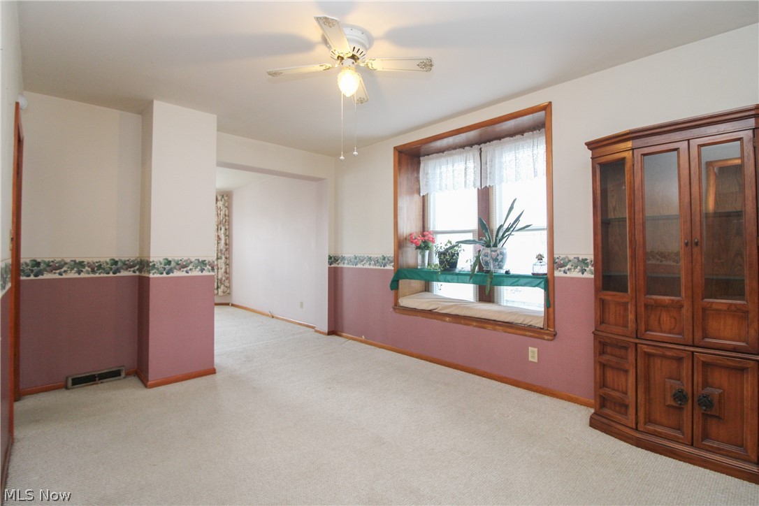 146 Charles Avenue SE Warren OH 44483