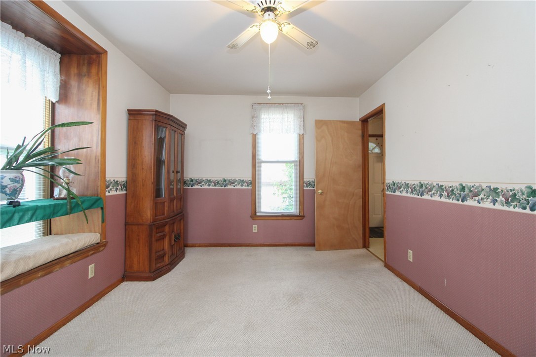 146 Charles Avenue SE Warren OH 44483
