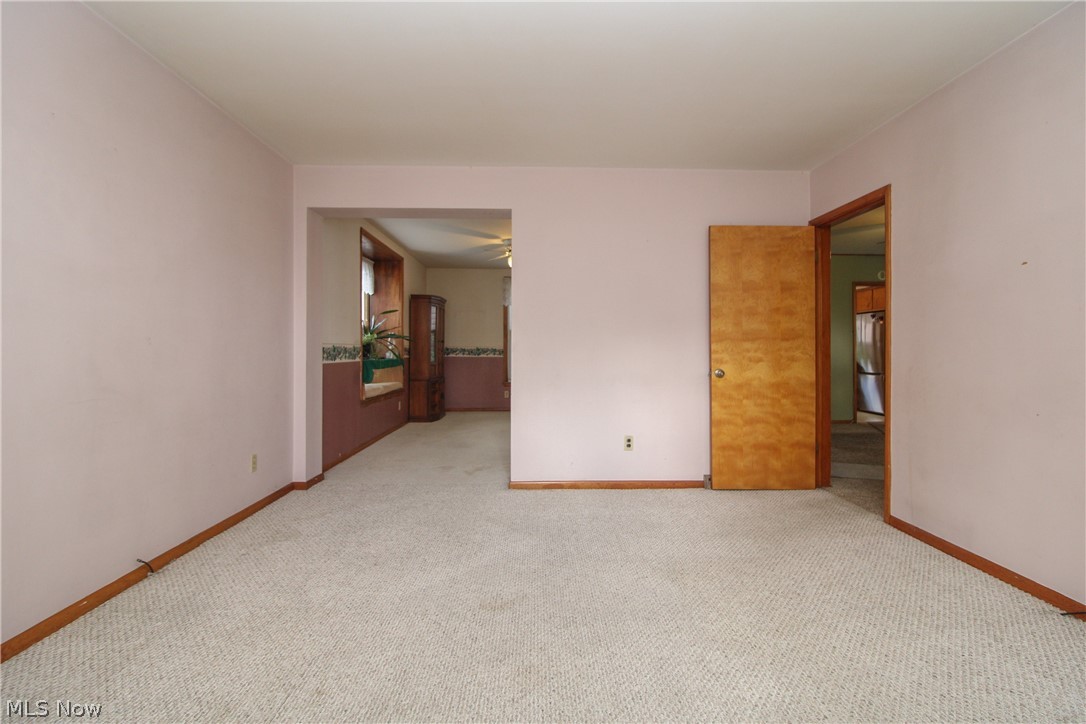 146 Charles Avenue SE Warren OH 44483