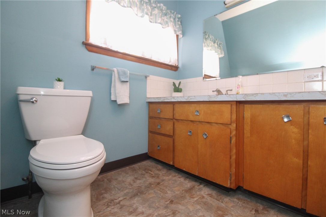 146 Charles Avenue SE Warren OH 44483