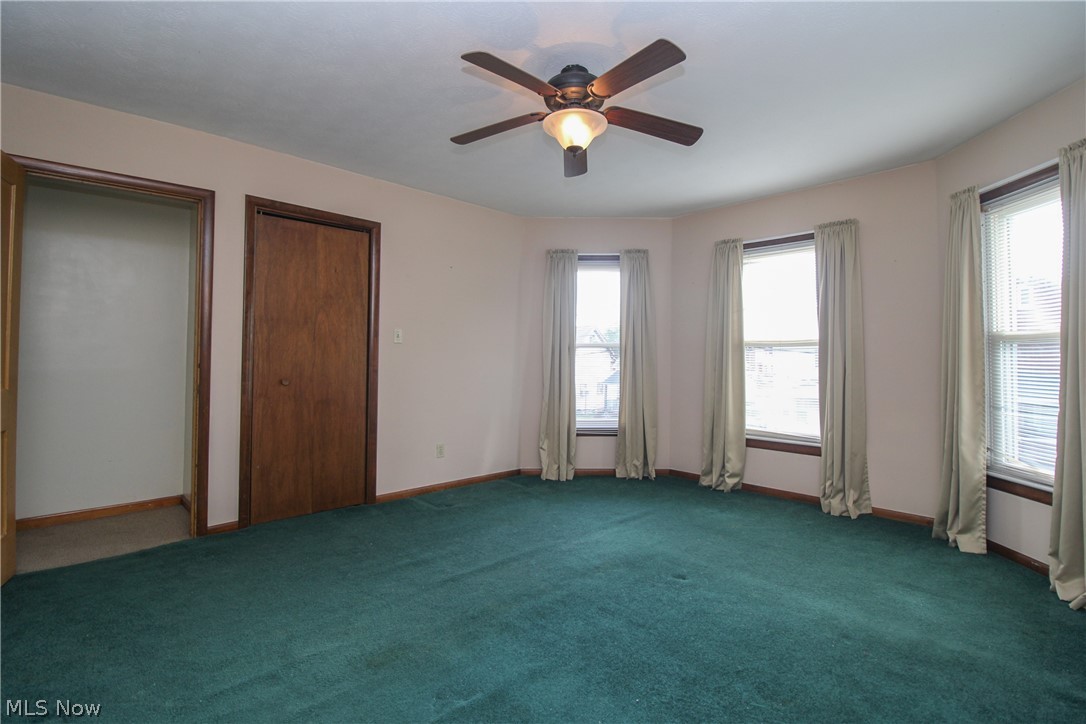 146 Charles Avenue SE Warren OH 44483