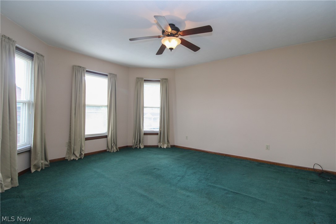 146 Charles Avenue SE Warren OH 44483
