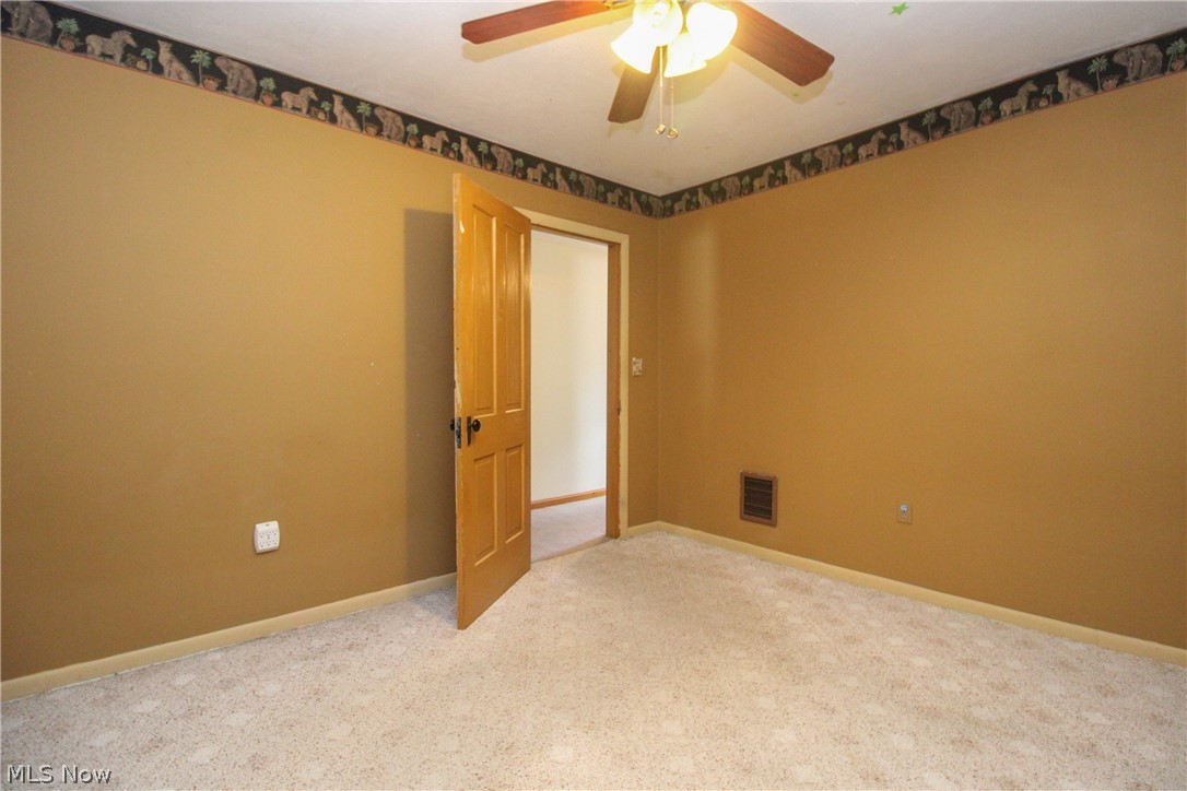 146 Charles Avenue SE Warren OH 44483