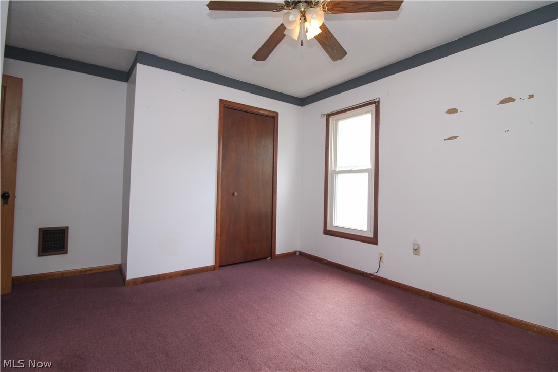 146 Charles Avenue SE Warren OH 44483