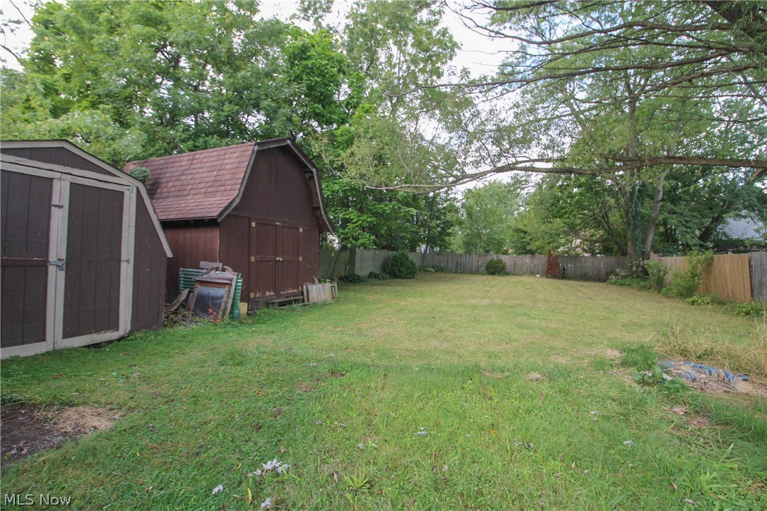 146 Charles Avenue SE Warren OH 44483