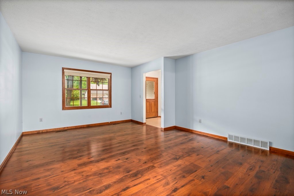 314 Greenwood Court Elyria OH 44035