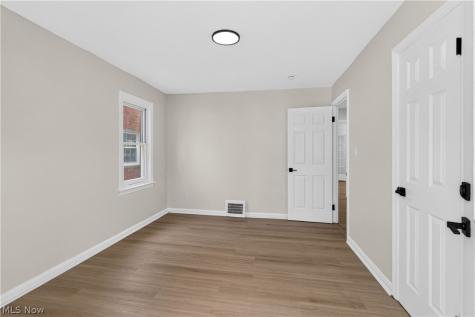 19701 Naumann Avenue Euclid OH 44119